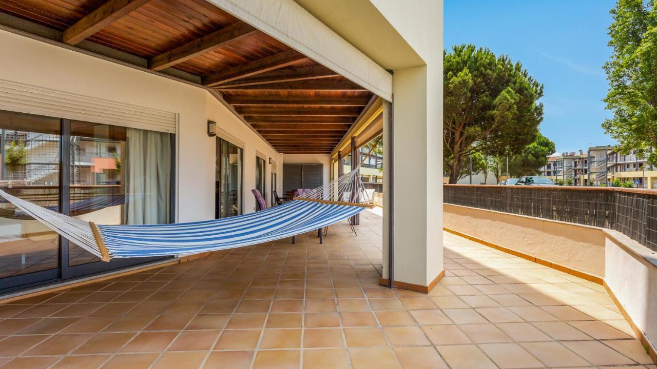 Wonderful Flat W/ Big Patio By Lovelystay * Lagos